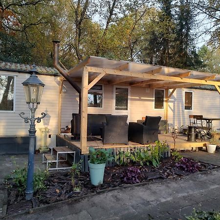 Chalet Met Veranda Aan Bosrand Vledder Екстер'єр фото