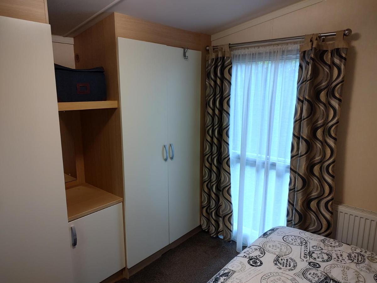 Chalet Met Veranda Aan Bosrand Vledder Екстер'єр фото