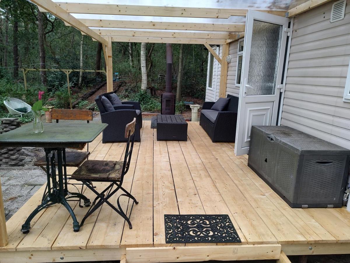 Chalet Met Veranda Aan Bosrand Vledder Екстер'єр фото